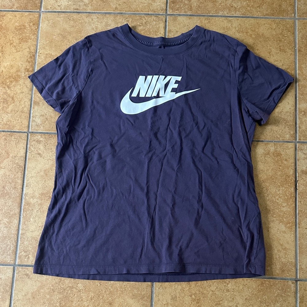 Nike Dark Purple Tee with White Logo xL